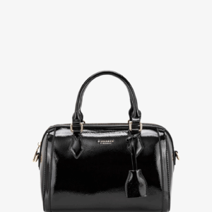 Sac à main structuré en similicuir grainé, au design moderne et épuré. Il dispose d’une fermeture éclair, d’un intérieur spacieux et d’une bandoulière amovible pour un porté polyvalent. Son aspect élégant en fait un accessoire idéal pour compléter toutes vos tenues.