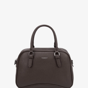 Sac Diana & Co de taille moyenne en simili cuir texturé, doté d’anses robustes et d’une bandoulière amovible. » « Sac à main Diana & Co avec fermeture éclair métallique, poches frontales et finitions dorées. Sac Diana & Co rectangulaire, couleur beige, avec détails cousus et logo discret sur le devant.