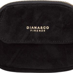 Porte-monnaie Diana&Co avec surface suédée douce, design arrondi, espace intérieur zippé et petite poche frontale à bouton, posé sur fond clair.